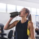 Masszírozó henger kulacs SKLZ Hydro-Roller