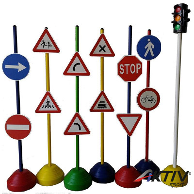 Kresz tábla szett B közlekedési lámpával