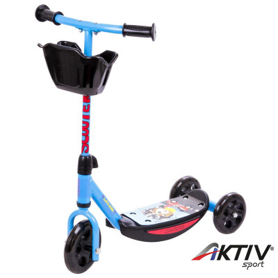 Háromkerekű roller kosárkával kék