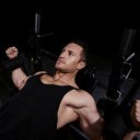 Univerzális súlyzópad fekete