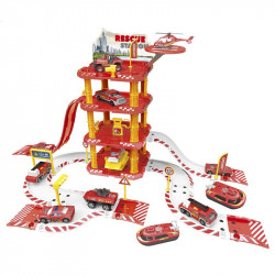 Tűzoltó parkolóház és helikopter leszálló fém kisatóval és tűzoltóval