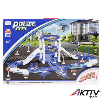 Rendőrségi parkolóház kisautóval - közepes