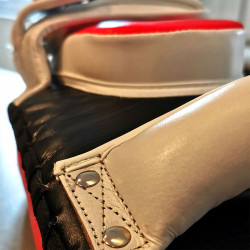 Pao Saman Pro hajlított bőr fekete-piros-fehér