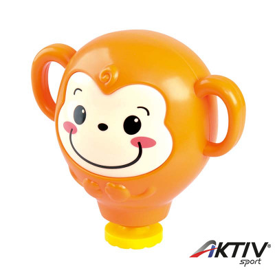 Vidám kismajom vízesés fürdőjáték