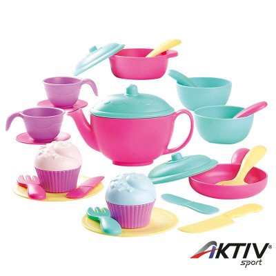 Műanyag teáskészlet edényekkel evőeszközökkel