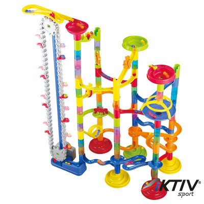 Golyópálya fogaskerekes lifttel