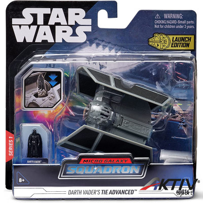 Star Wars TIE Advanced és Darth Vader figura 13 cm