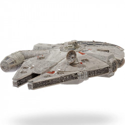 Star Wars Az Ezeréves Sólyom Millenium Falcon figura 23 cm