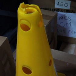 Sérült labdarúgó bója Aktivsport 30 cm sárga