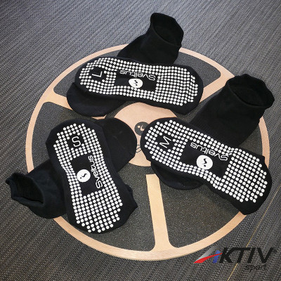 Jóga zokni csúszásmentes Sveltus