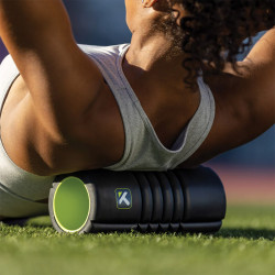 Masszázshenger TriggerPoint Grid Travel Foam Roller utazáshoz 25x10cm narancs