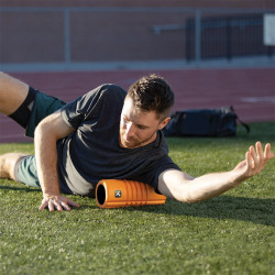 Masszázshenger TriggerPoint Grid Travel Foam Roller utazáshoz 25x10cm fekete