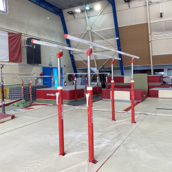 Párhuzamos korlát Gymnova Liverpool