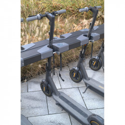 E-roller tároló és töltő Besorolásra vár