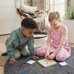 Készségfejlesztő játék BS Toys Geoboard
