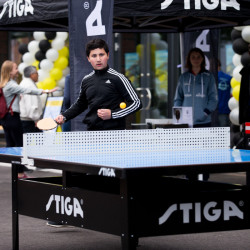Pingpongasztal Stiga Super Outdoor hálóval és hálótartóval