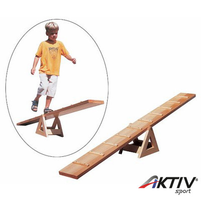 Egyensúlyozó libikóka háromszöggel