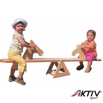 Mérleghinta-lovas háromszöggel