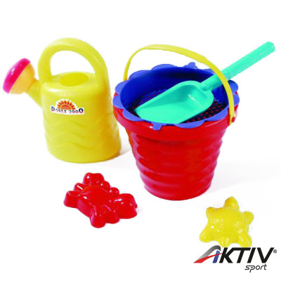 Kis hullámos homokozó locsolóval