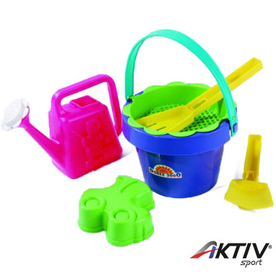 Mini homokozó locsolóval