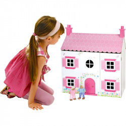 Rózsaszín fa házikó