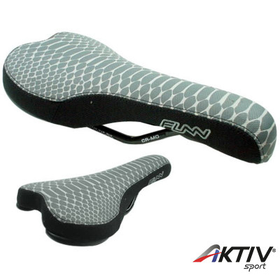 Funn nyereg Launch pad kígyóbőr