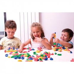 Összefűzhető puha figurák Amaya