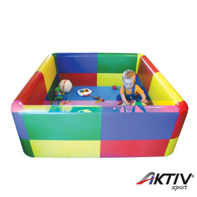 Négyzet alakú játszómedence Amaya