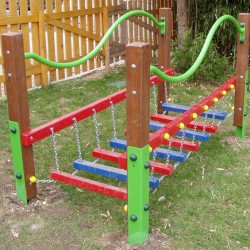 Egyensúlyozó hajlított korláttal Játszótéri eszközök