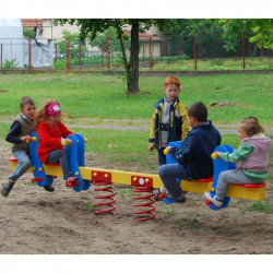 Négyüléses duplarugós mérleghinta