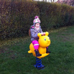 Rugós játék LDPE Méhecske