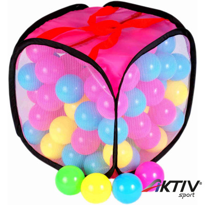 Minilabdák zsákban