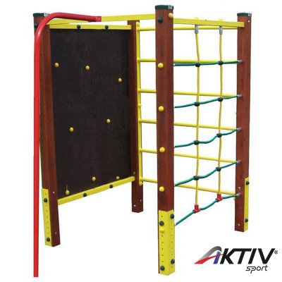 Négyszögletű mászótorony, tűzoltórúddal és hatfokú mászókával