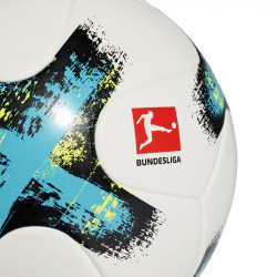 Focilabda Adidas Torfabrik J290